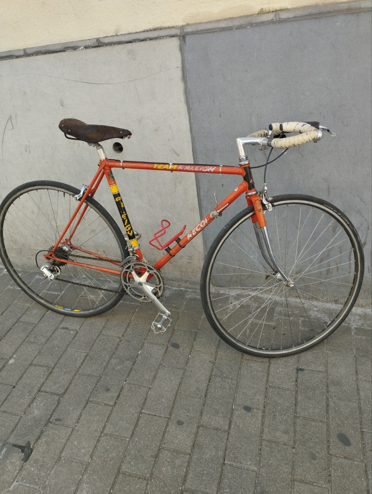 Fietsworkshops van het Raleigh Team uit 1977, Ophalen