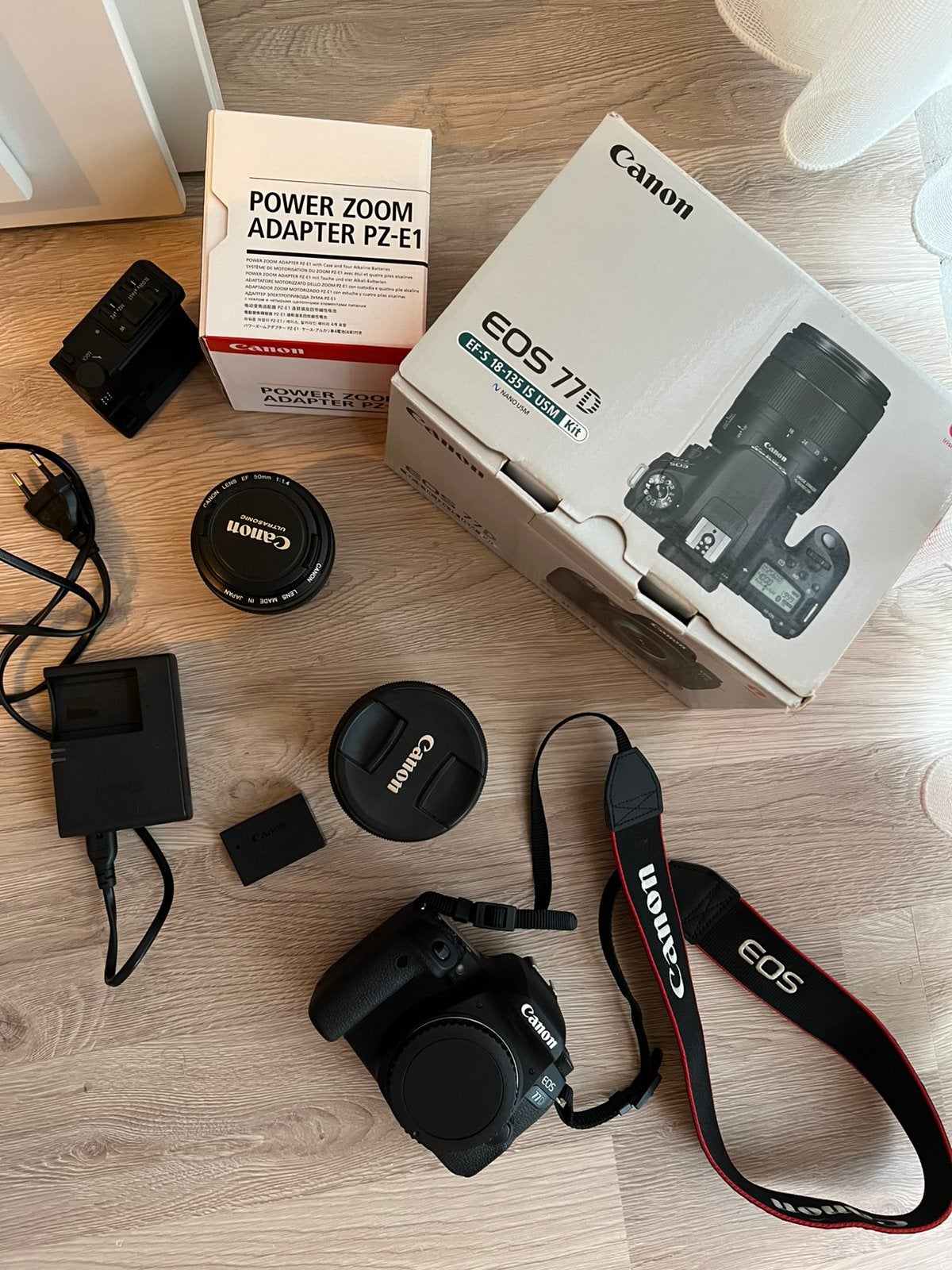 Canon EOS 77D – Kit complet, excellent état, TV, Hi-fi & Vidéo, Appareils photo numériques, Enlèvement, Comme neuf, Canon