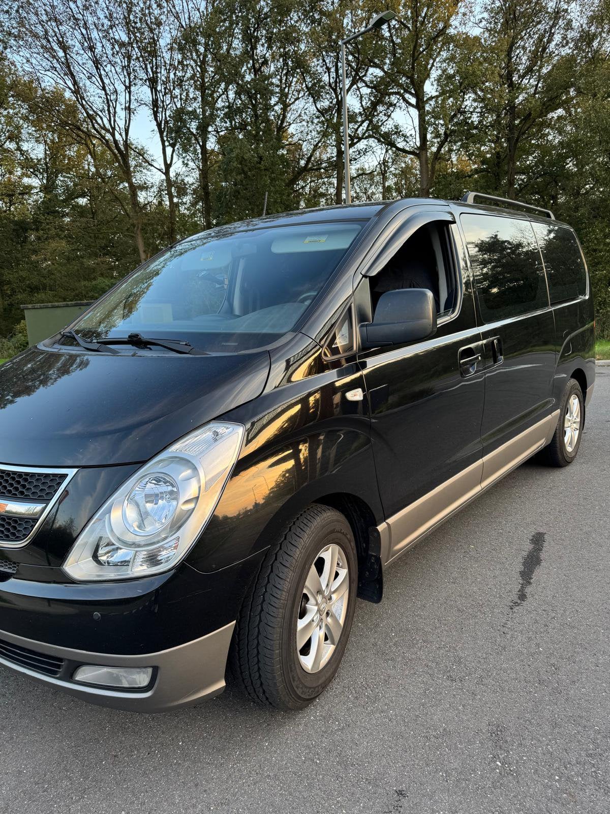 Te koop hyundai h1 lichtevracht, Autos, Hyundai, Cuir, Autres modèles, Achat, Boîte manuelle