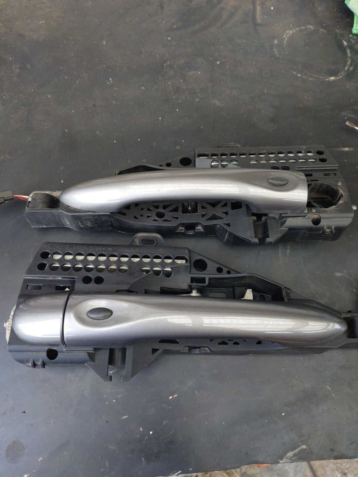 poignée de porte extérieure Renault clio 4. 806706656R, Enlèvement ou Envoi