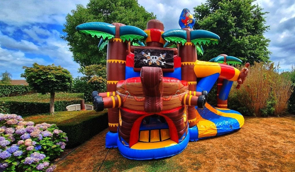 Springkasteel Piraat, Hobby en Vrije tijd, Ophalen, Zo goed als nieuw