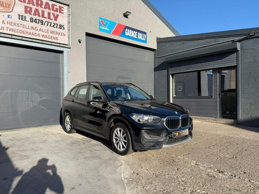 BMW X1 sDrive 18i (bj 2020), Auto's, Stof, Gebruikt, 136 pk, Zwart