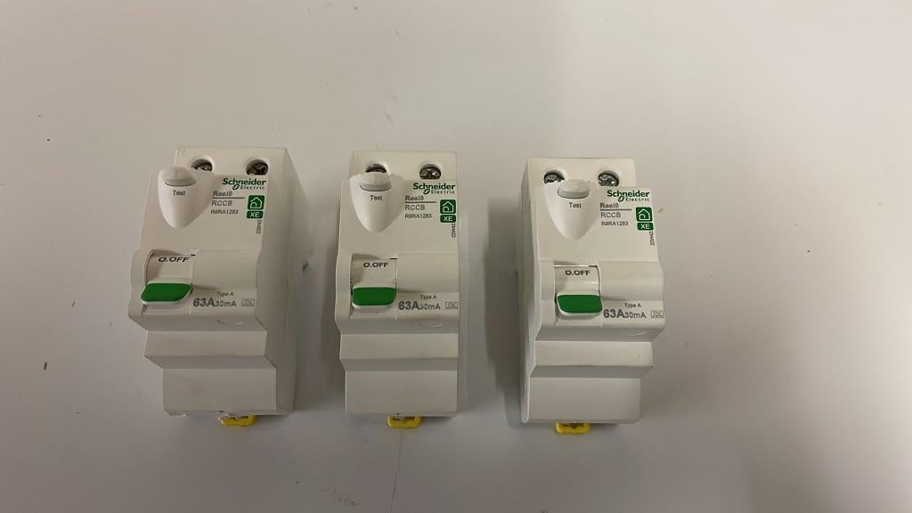 Differentieel Schneider-   63 A - 30 mA - Nieuw, Ophalen, Computers en Telecom