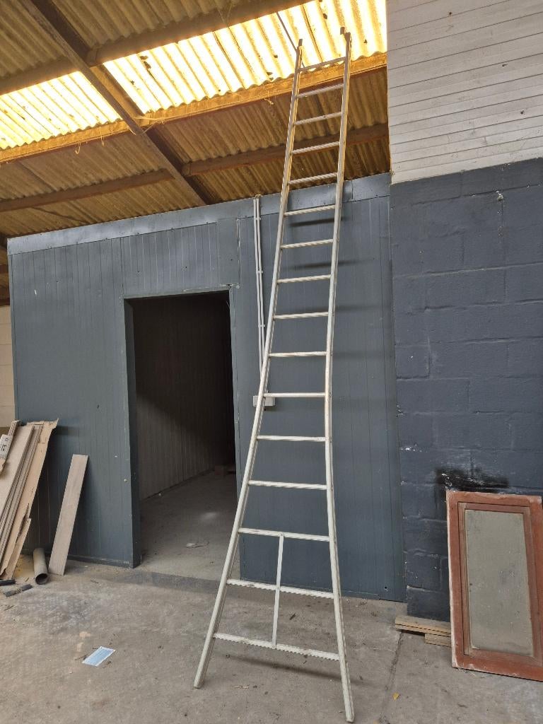 2 ladders - tweedelige uitschuifladder / opsteekladder, Doe-het-zelf en Bouw, Ladders en Trappen, Ophalen, Gebruikt, Ladder, 4 meter of meer