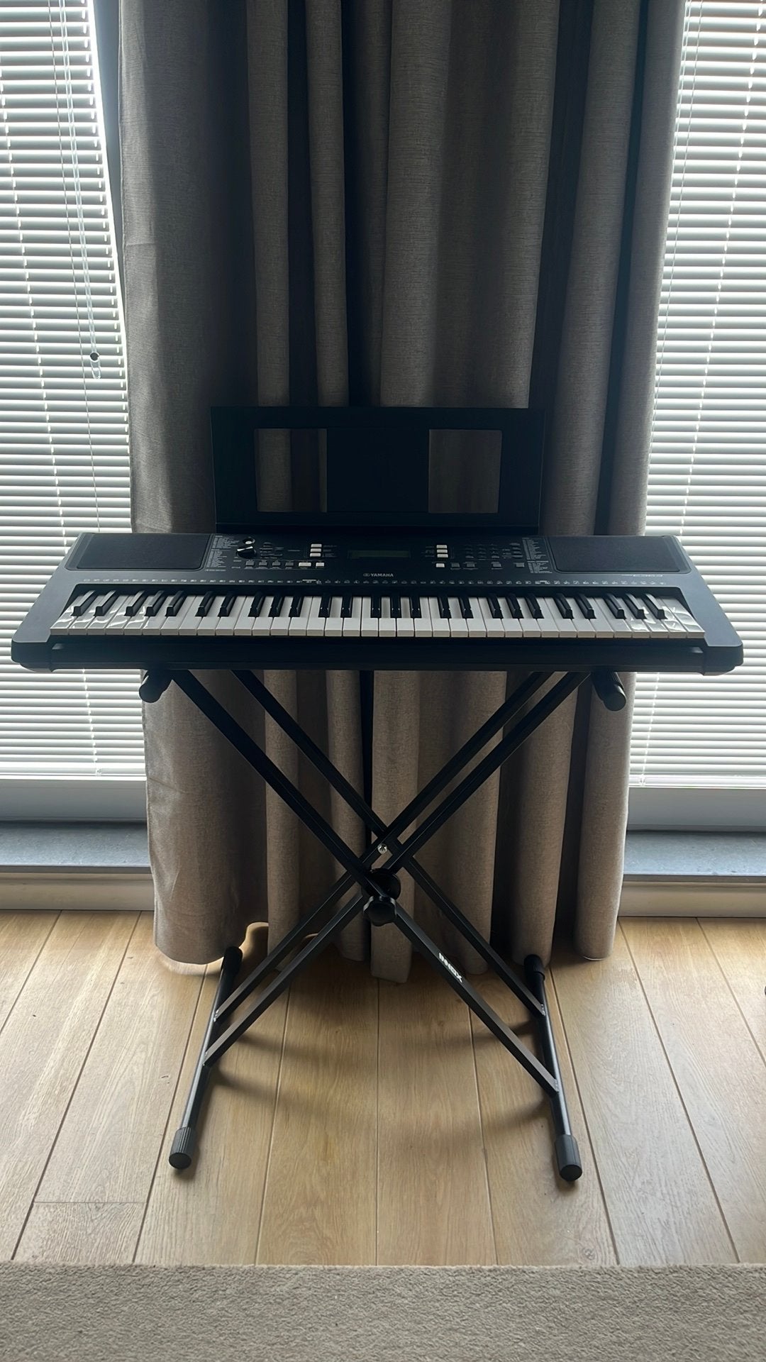 Yamaha PSR-E363 Keyboard + Innox Verstelbare standaard, Muziek en Instrumenten, Keyboards, Ophalen, 61 toetsen, Yamaha, Zo goed als nieuw