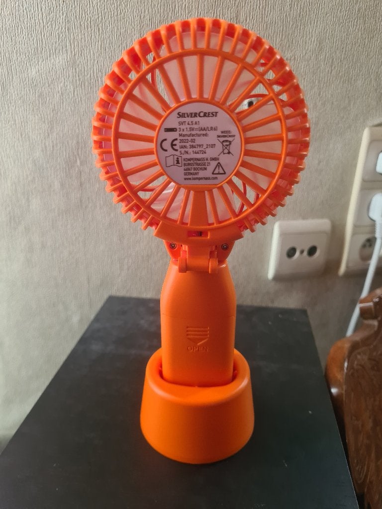 Ventilateur à main pliable SilverCrest avec support, Electroménager, Enlèvement ou Envoi, Neuf, Autre