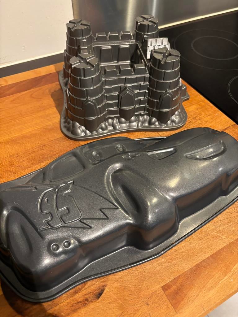 Lot de 2 moules à gâteau, Autres types, Enlèvement, Comme neuf, Métal
