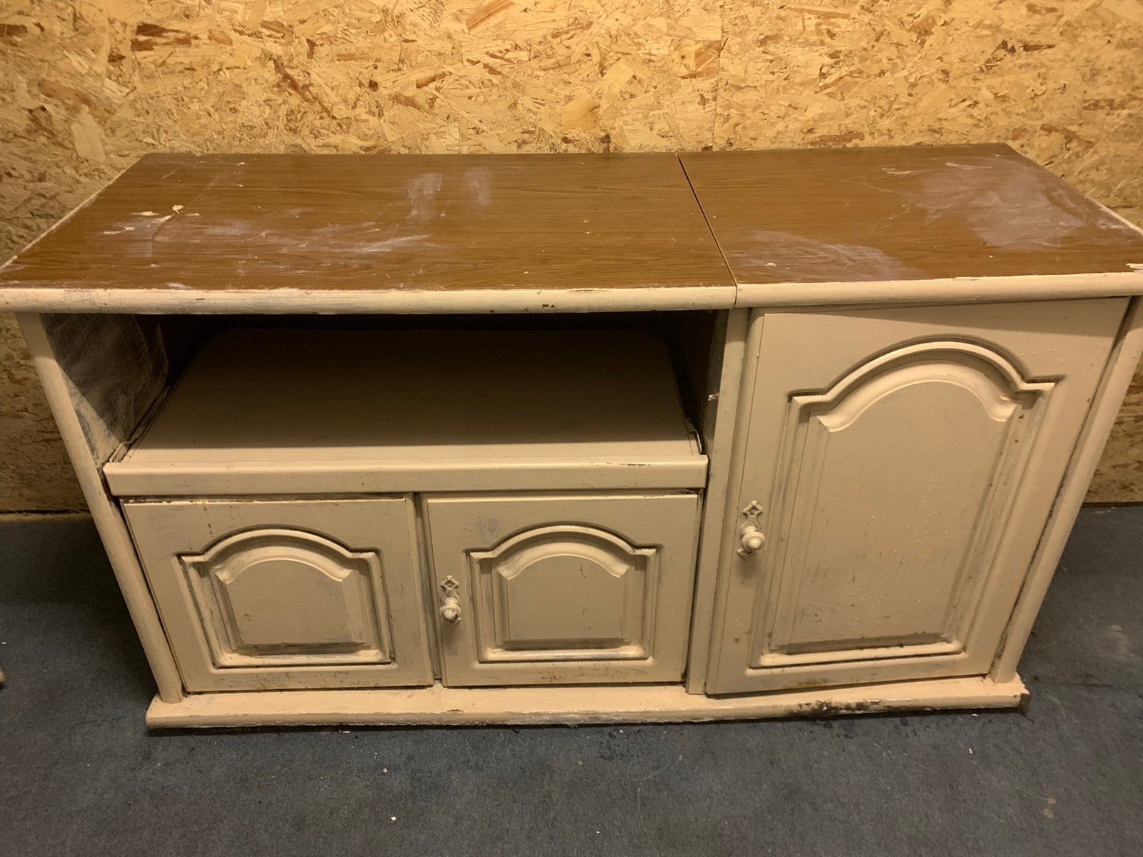 Petit meuble tv à vendre. 50€, Ophalen, Gebruikt
