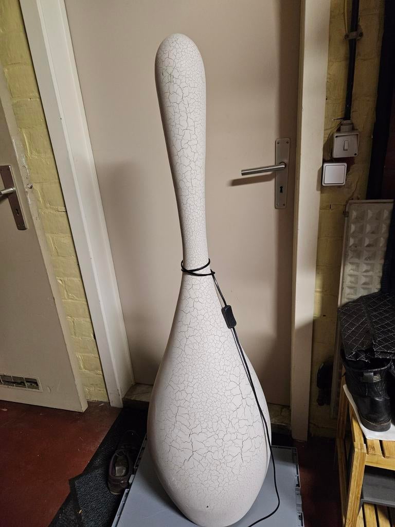 Kegelvormige staanlamp, Enlèvement