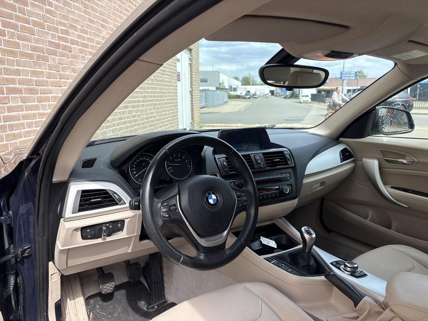 BMW 114 1-serie 114i EDE Business+ | Leder | Climate | Navi, Autos, BMW, Achat, Entreprise, Boîte manuelle, 124 g/km