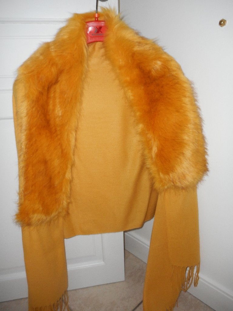 NIEUWE OKERGELE PONCHO SJAAL MT 46/52, Kleding | Dames, Grote Maten, Ophalen of Verzenden, Nieuw