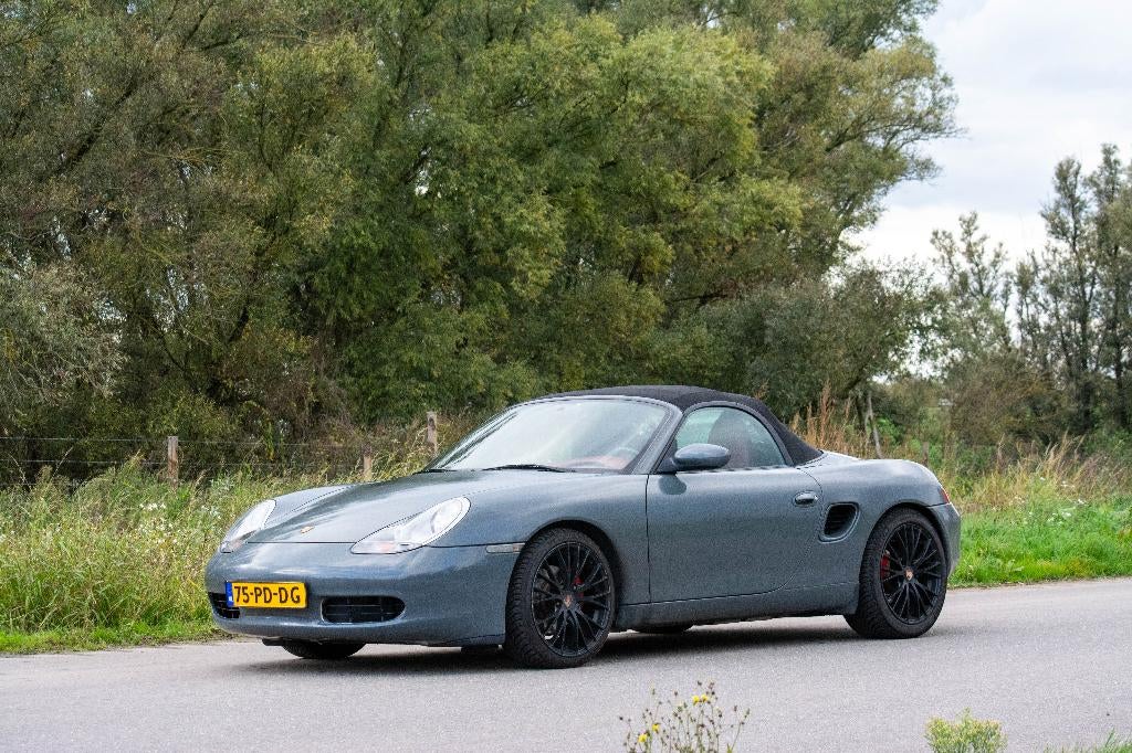Porsche 986 Boxster 2.5 Tiptronic, Autos, Porsche, Argent ou Gris, Achat, 2480 cm³, Carnet d'entretien
