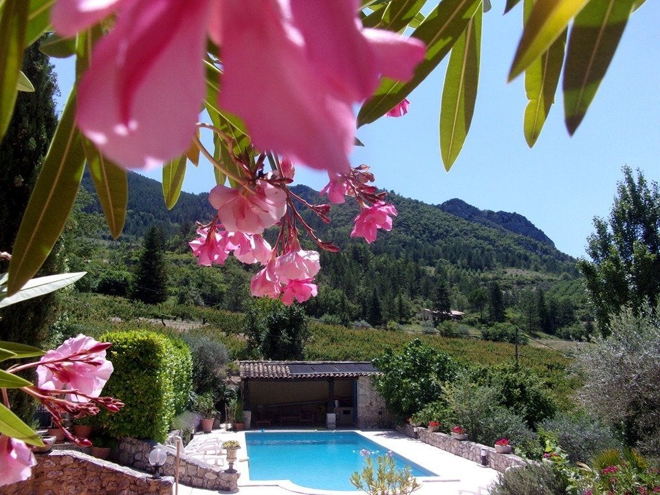 Rustige vakantie in een boerderij in de Provence, 5 personen, Wasmachine, 2 slaapkamers, Provence en Côte d'Azur