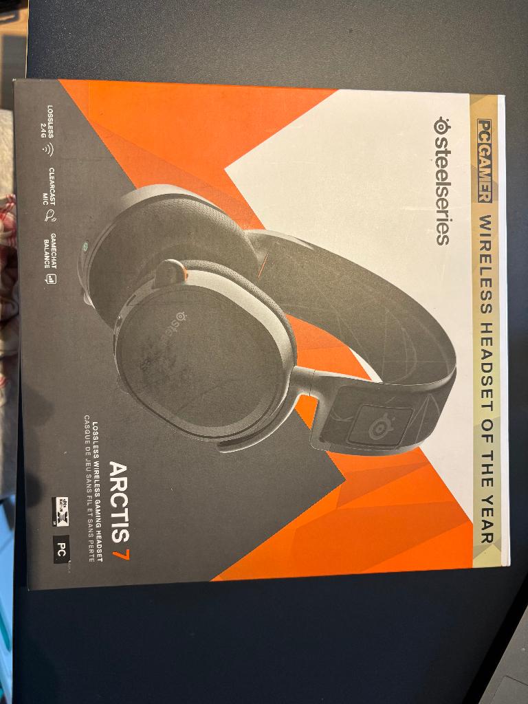 Gaming-headset - perfecte staat, Computers en Software, Headsets, Zo goed als nieuw, Over-ear, Draadloos, Gaming headset, Inklapbare microfoon