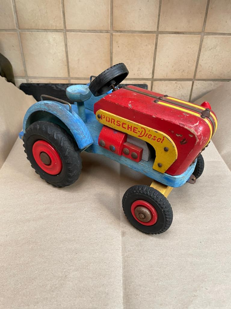 Porsche Diesel Tractor Duitse houten minaituur Veith, Antiek en Kunst, Ophalen