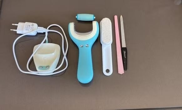 Elektrische voetvijl Scholl met oplader + accessoires, Ophalen