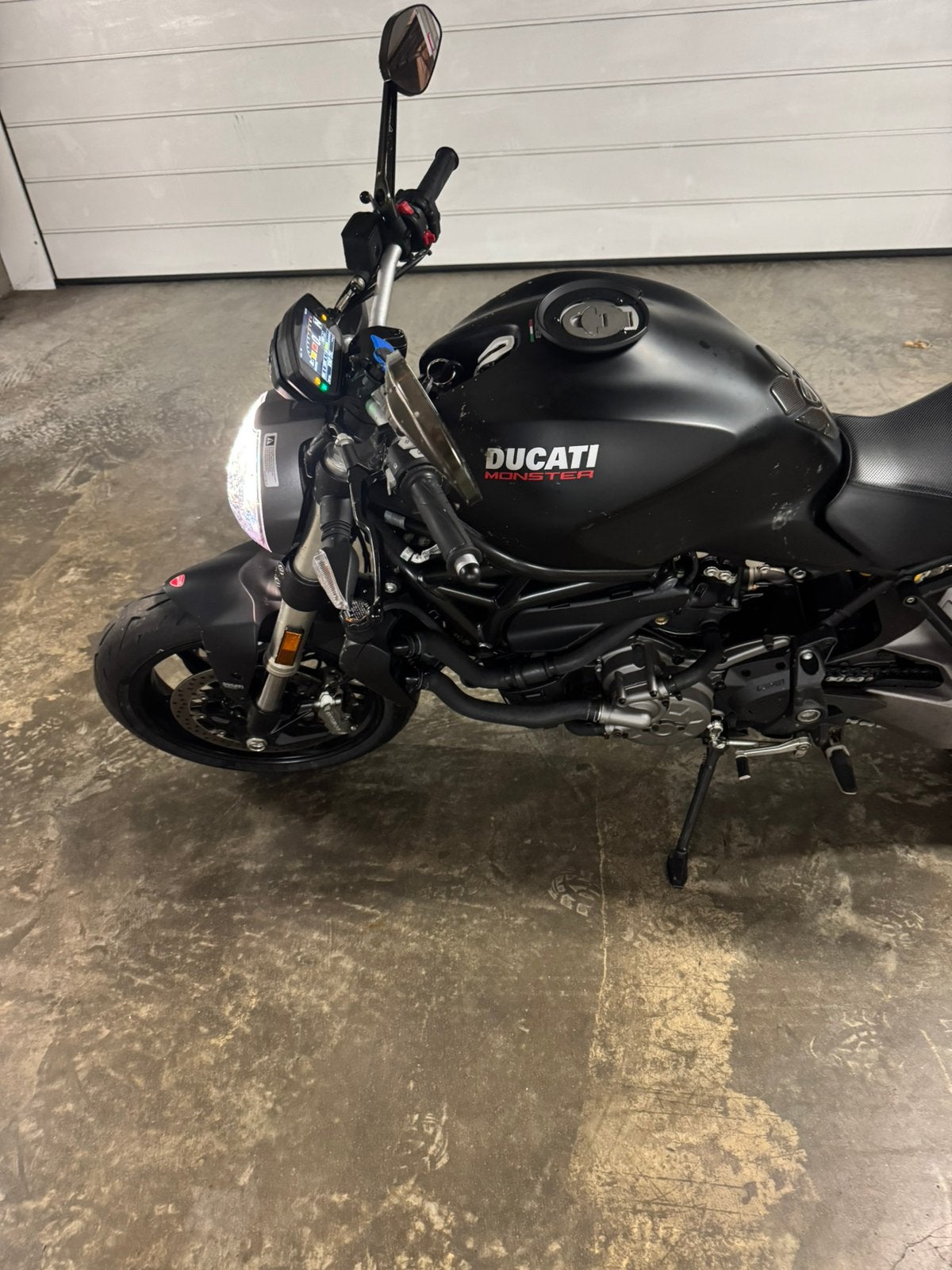 Ducati 821 monster, Particulier, 821 cm³