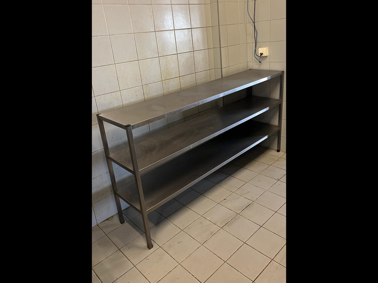 Etagere en inox, Enlèvement