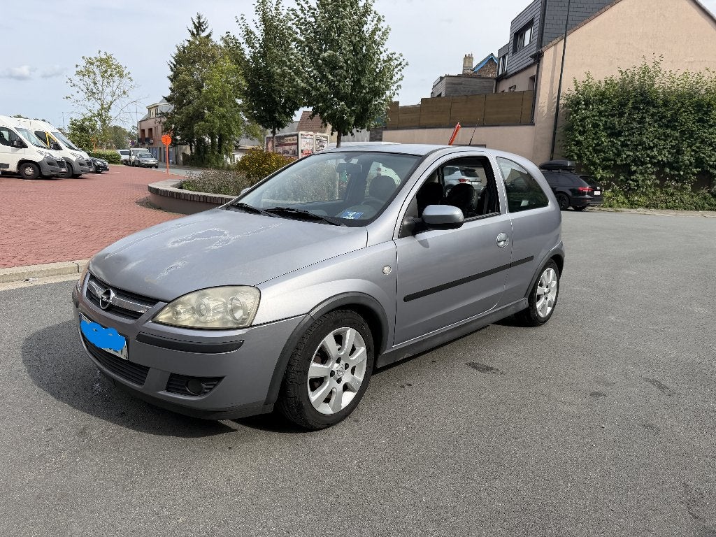 Opel corsa faible km essence carnet d entretien complet, Autos, Achat, Entreprise, Boîte manuelle, Entretenue par le concessionnaire