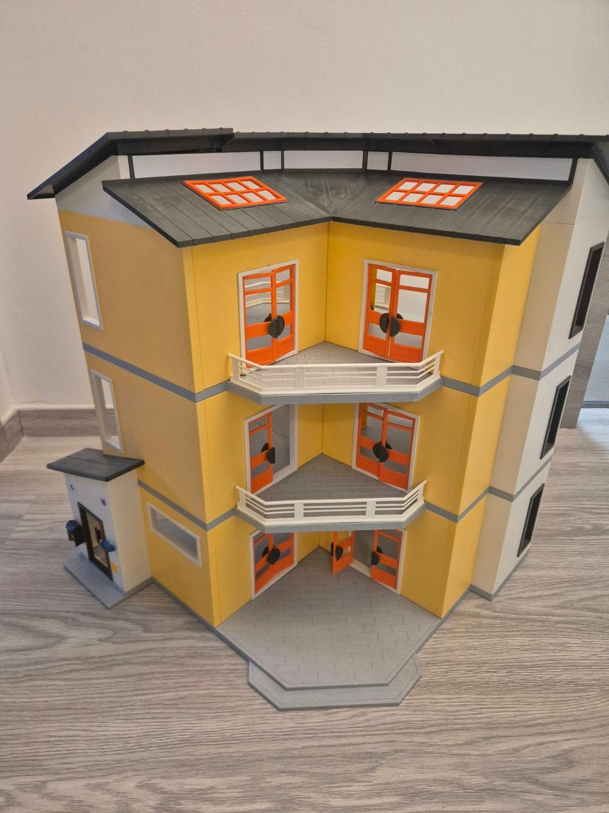 Maison Playmobil city life (9266)+
Étage supplémentaire  (65, Enlèvement ou Envoi, City life