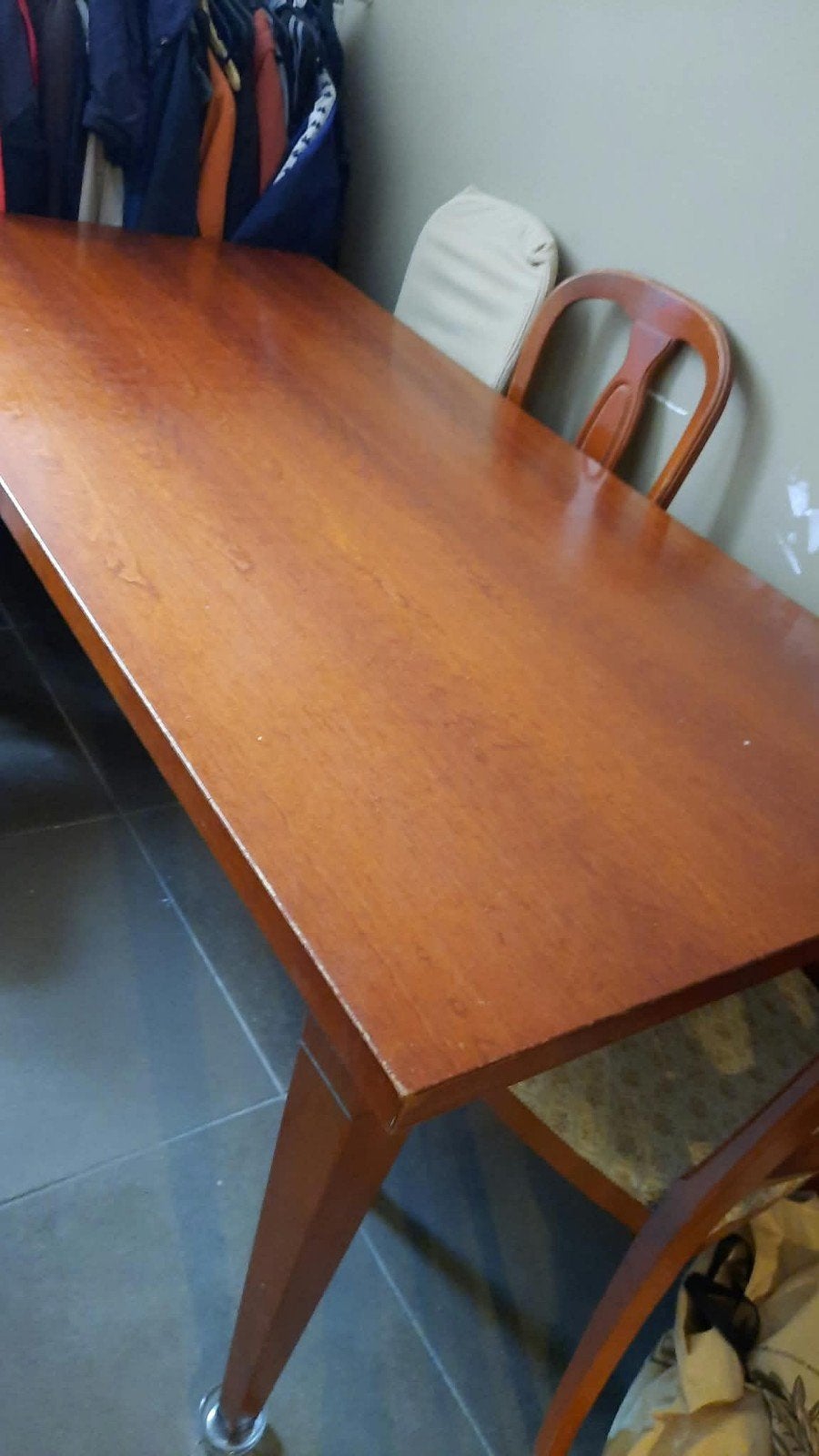 Table en bois teinté cerisier – 180x90 cm
À vendre : Grande, Enlèvement ou Envoi, Cerisier