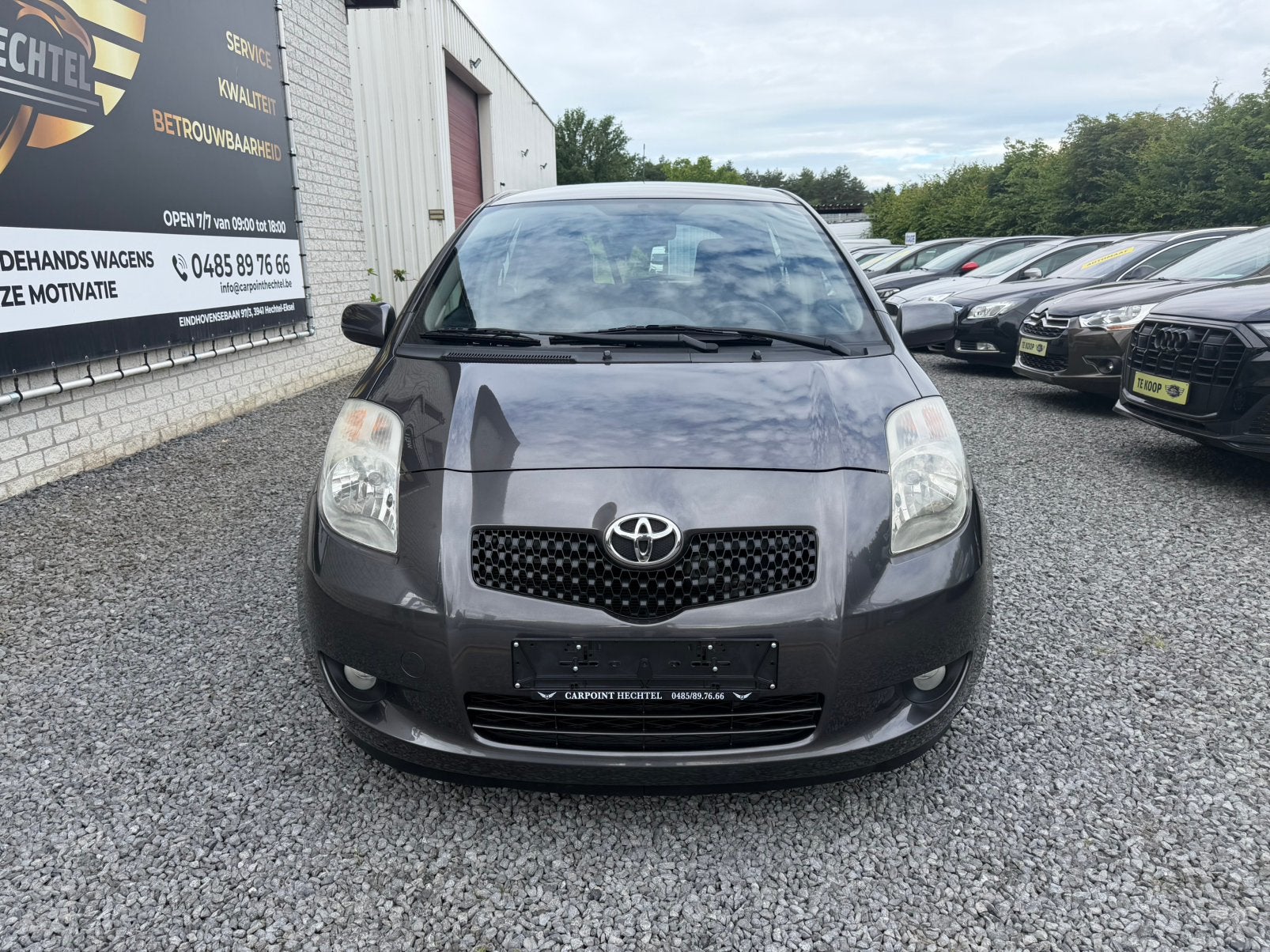 Toyota Yaris 1.4 D-4D 1ste eigenaar full ohb 142 000 km !, Autos, Toyota, Argent ou Gris, Achat, 4 portes, Entreprise