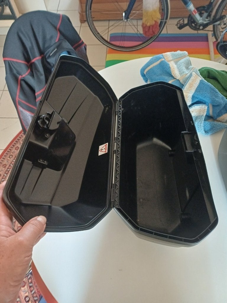 Kit de valises latérales GIVI E 22, Motos, Enlèvement, Utilisé