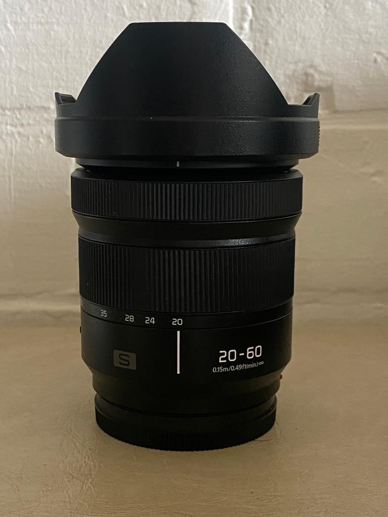 Lumix S 20-60 F3.5-5.6 met caps - zonnekap - tasje, Envoi, Comme neuf, Lentille standard, Zoom