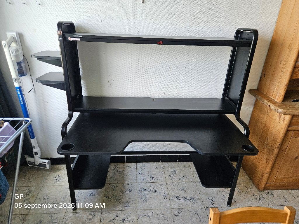 Bureau gamer IKEA FREDDE noir grand modèle, Maison & Meubles, Bureaux, Bureau gaming, 74 cm, Utilisé, Démontable