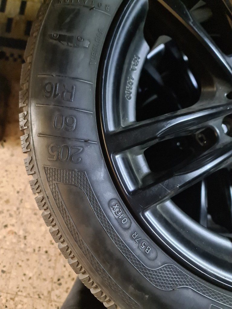 BMW-velgen met banden 205/60/16., Auto-onderdelen, Ophalen, Velg(en), 16 inch, Nieuw