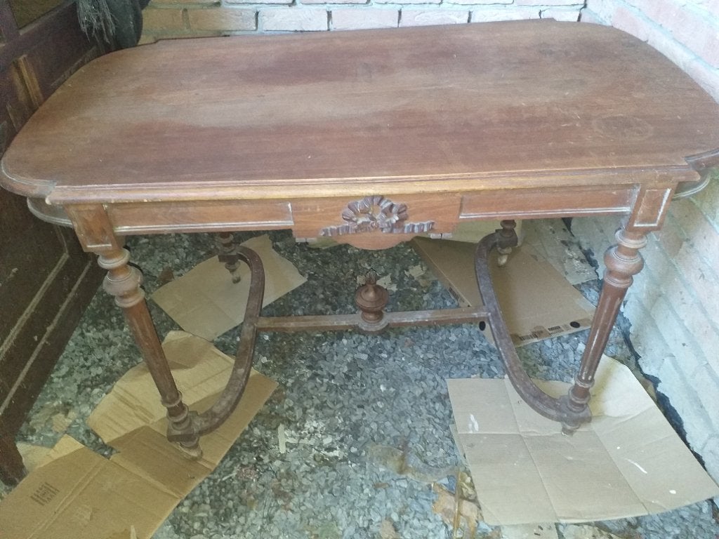 Table Louis XVI, Enlèvement