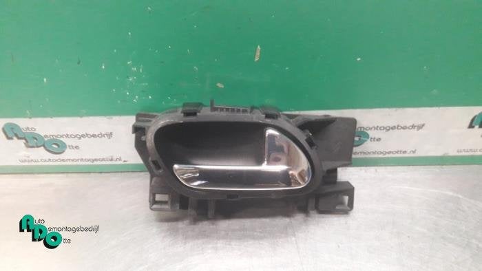 Poignée portière 2portes droite d'un Peugeot 207 (207 06-), Autos : Pièces & Accessoires, -, 3 mois de garantie, Utilisé, -