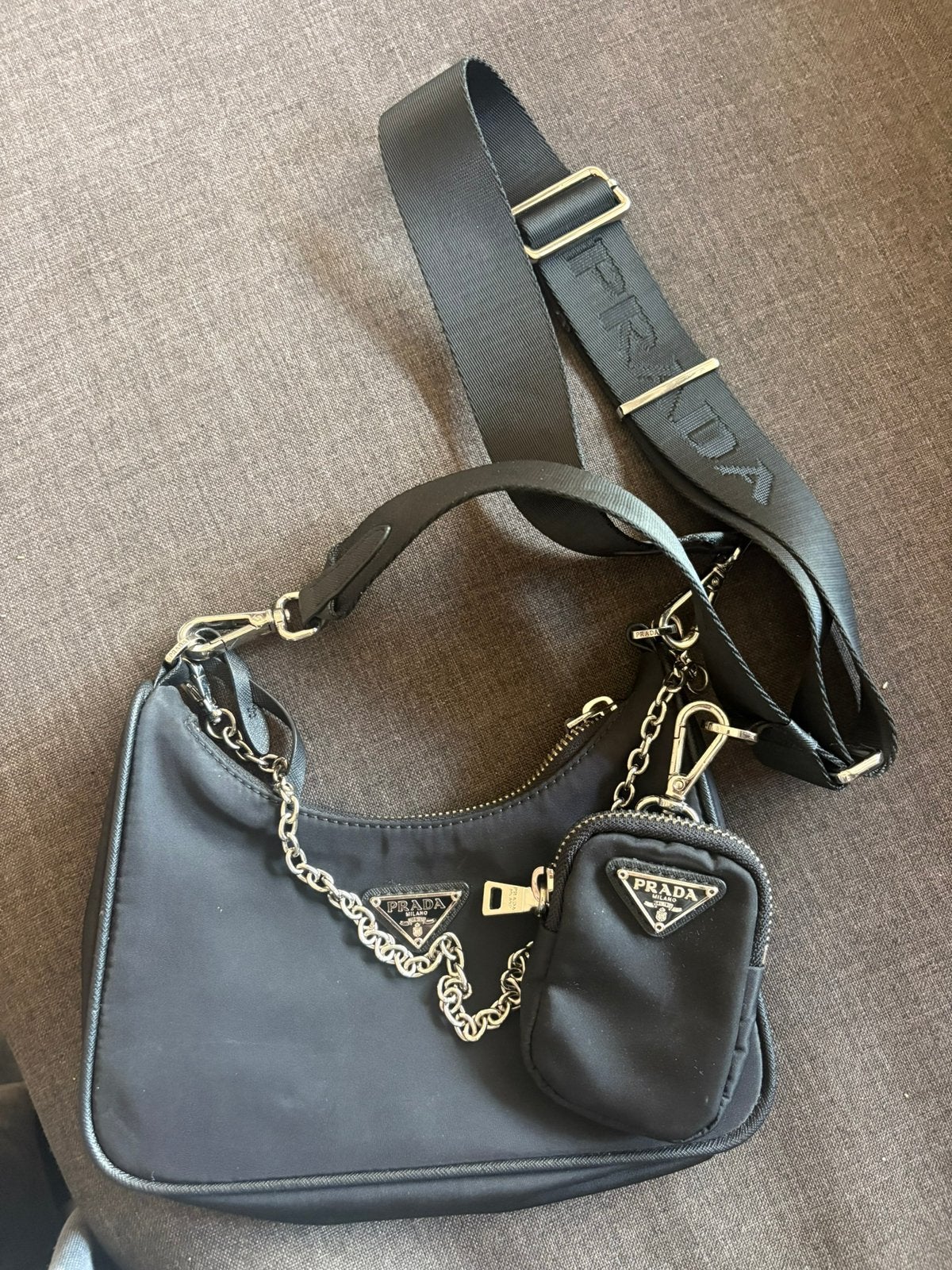 Prada handtas, Handtassen en Accessoires, Tassen | Schoudertassen, Verzenden, Zo goed als nieuw