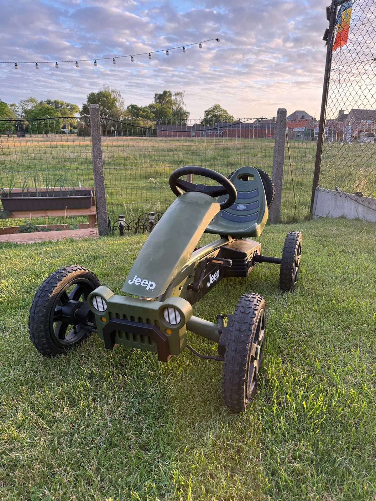 Berg va charger en Jeep, Enfants & Bébés, Jouets | Extérieur | Go-cart & Cuistax, Enlèvement ou Envoi, Comme neuf, Berg