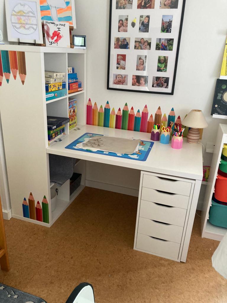 Praktische kinder bureau, Kinderen en Baby's, Ophalen, Zo goed als nieuw, Kast