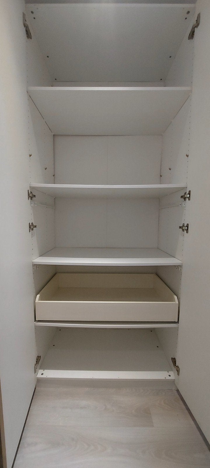 Witte kledingkast Pax Ikea, Ophalen