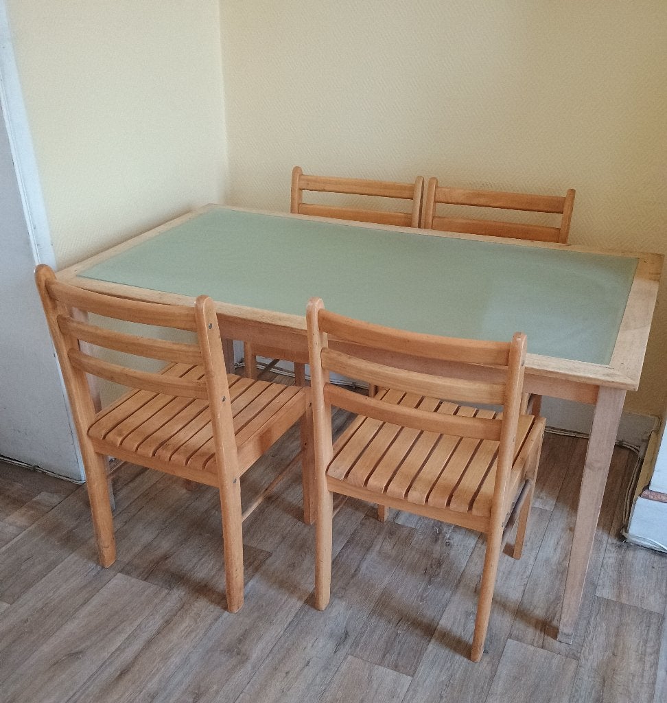 Eettafel en 4 stoelen, Huis en Inrichting, Ophalen, Gebruikt, 100 tot 150 cm, 50 tot 100 cm