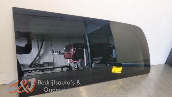 Ruit Laaddeur zijkant van een Mercedes Vito, Gebruikt, -, Ophalen of Verzenden, -