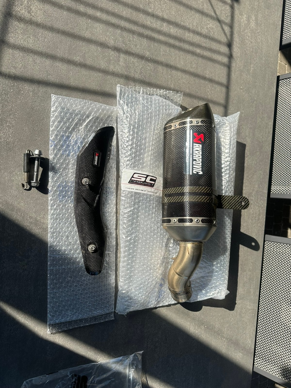 Z900 euro 5 akrapovic einddemper, Enlèvement, Neuf