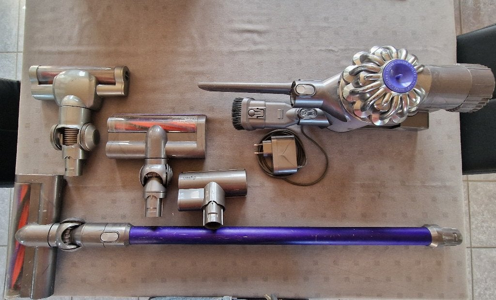 stofzuiger Dyson DC62 met accessoires, Réservoir, Aspirateur balai, Enlèvement, Station de charge