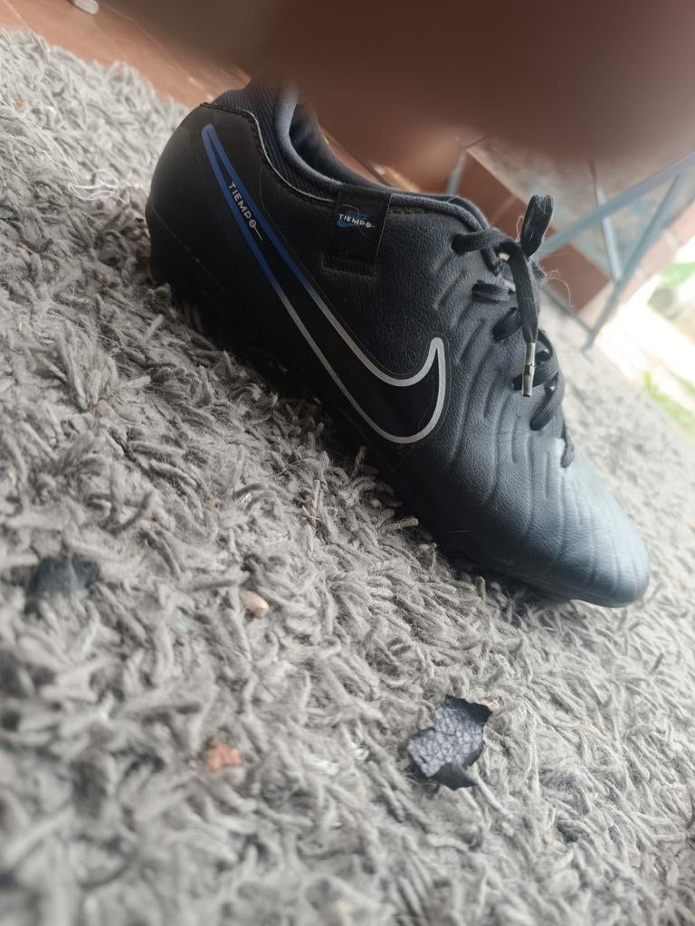 Voetbal schoenen nike tiempo, Enlèvement