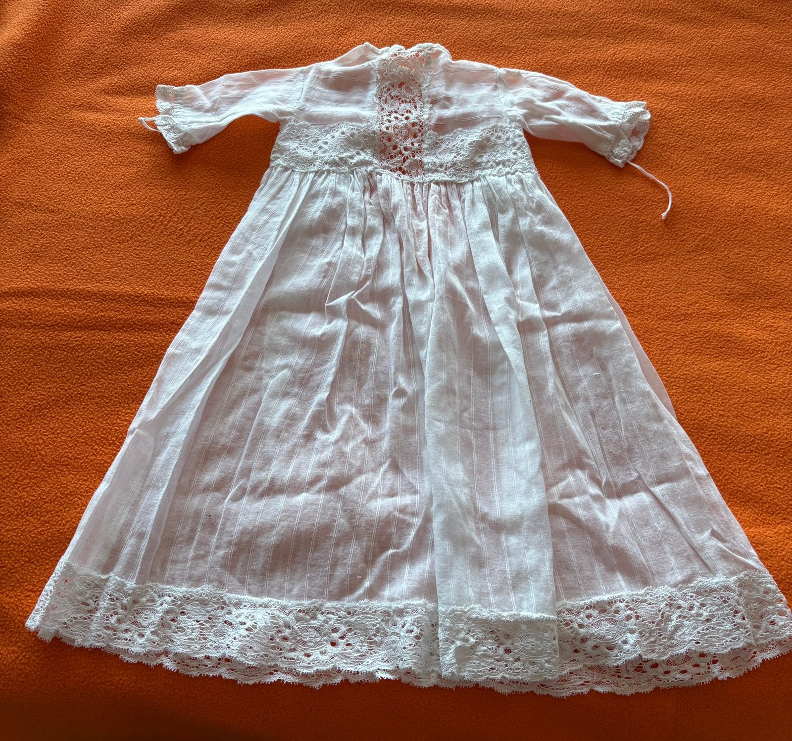 Très ancienne robe de baptême, Enlèvement, Comme neuf