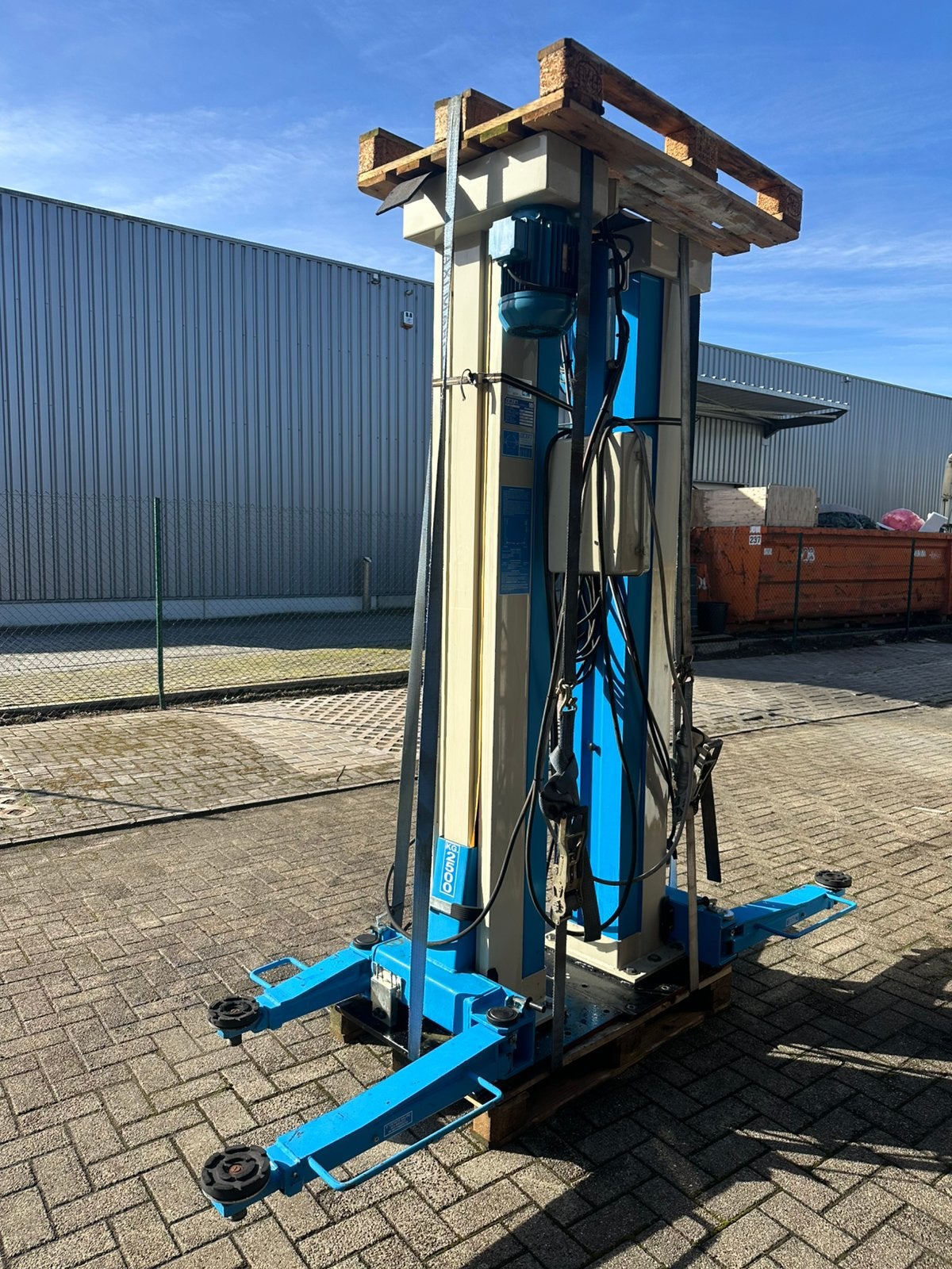 Hefbrug OMCN 2,5 ton werkende goede staat! Zie foto’s!, Ophalen, Gebruikt