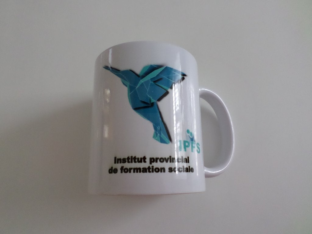 IPFS province Namur koffiemok wit blauw geel rood, Overige merken, Klassiek, Nieuw, Porselein