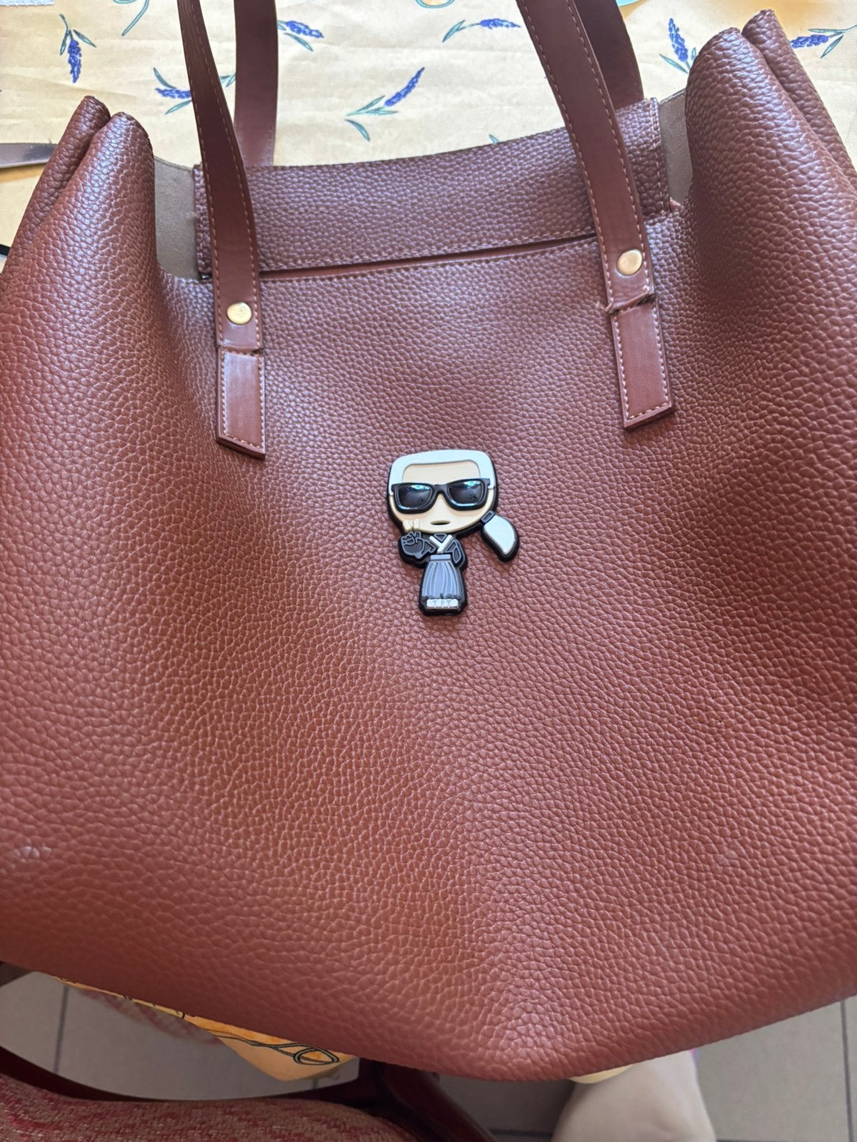 Karl Lagerfeld handtas, Handtassen en Accessoires, Tassen | Damestassen, Ophalen, Zo goed als nieuw, Bruin, Handtas