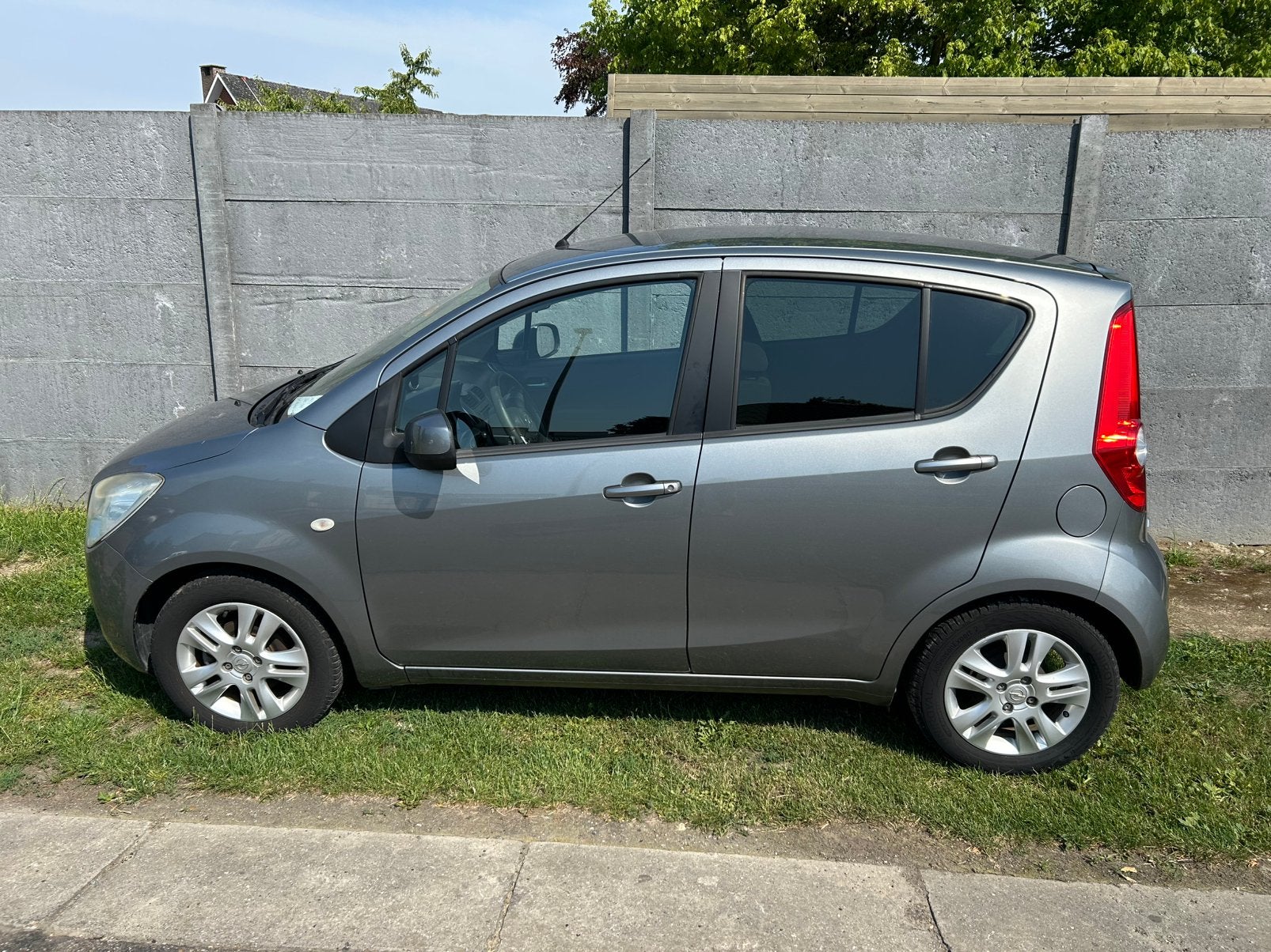 Mooie opel agila 1.2 benzine met Airco, Auto's, Voorwielaandrijving, Stof, 4 cilinders, 5 deurs