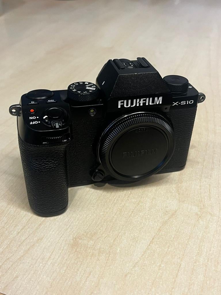 Fujifilm X-S10 camera body + 2 Extra batterijen, Compact, 26 Megapixel, Ophalen of Verzenden, Zo goed als nieuw