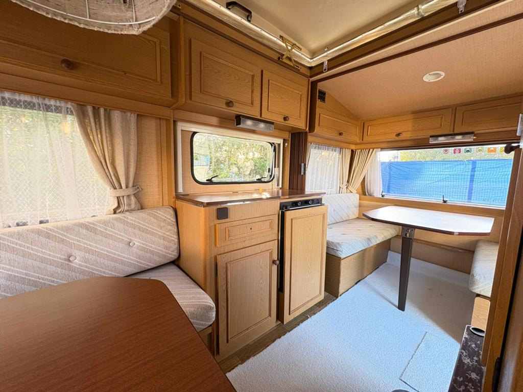 Caravan deReu 4,10M avec auvent + auvent 4 saison ful equipe, Chateau, Jusqu'à 5, 4 à 5 mètres, 750 - 1000 kg