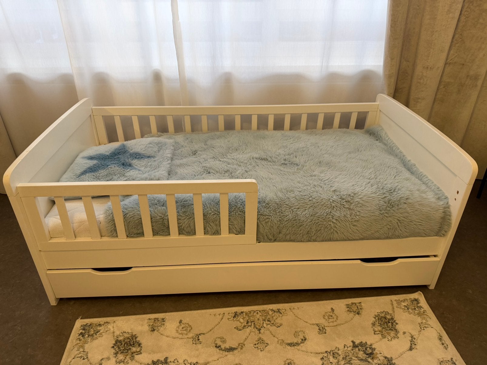 Kinderbed Petite amelie, Ophalen, Zo goed als nieuw, Matras