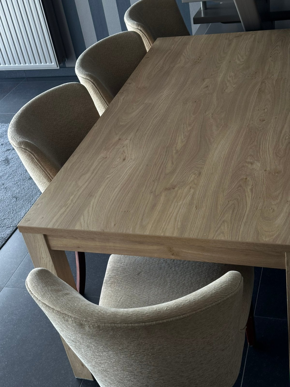 Eettafel + 4 stoelen , Staat: zeer goed / netjes onderhouden, Huis en Inrichting, Complete eetkamers, Ophalen, Zo goed als nieuw